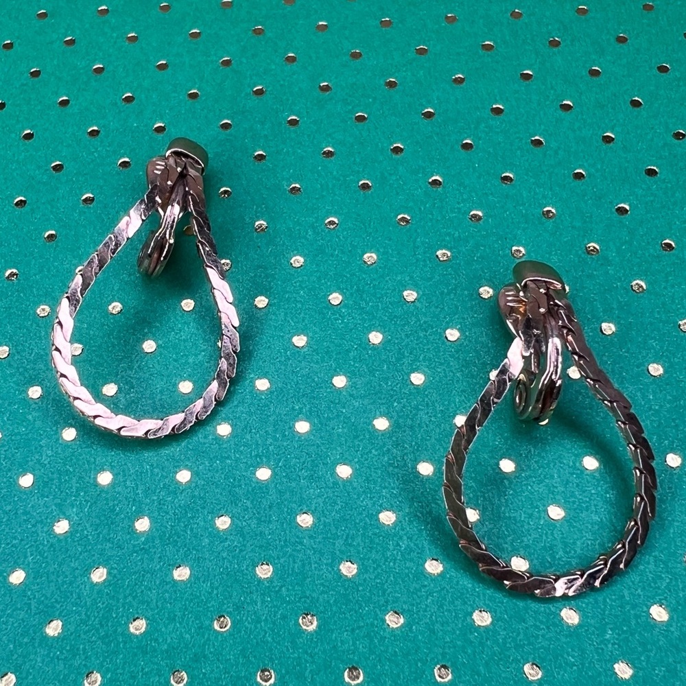 Vintage 1970s Monet Earrings – Gold-Tone Herringbone Loops – Clip-On Design